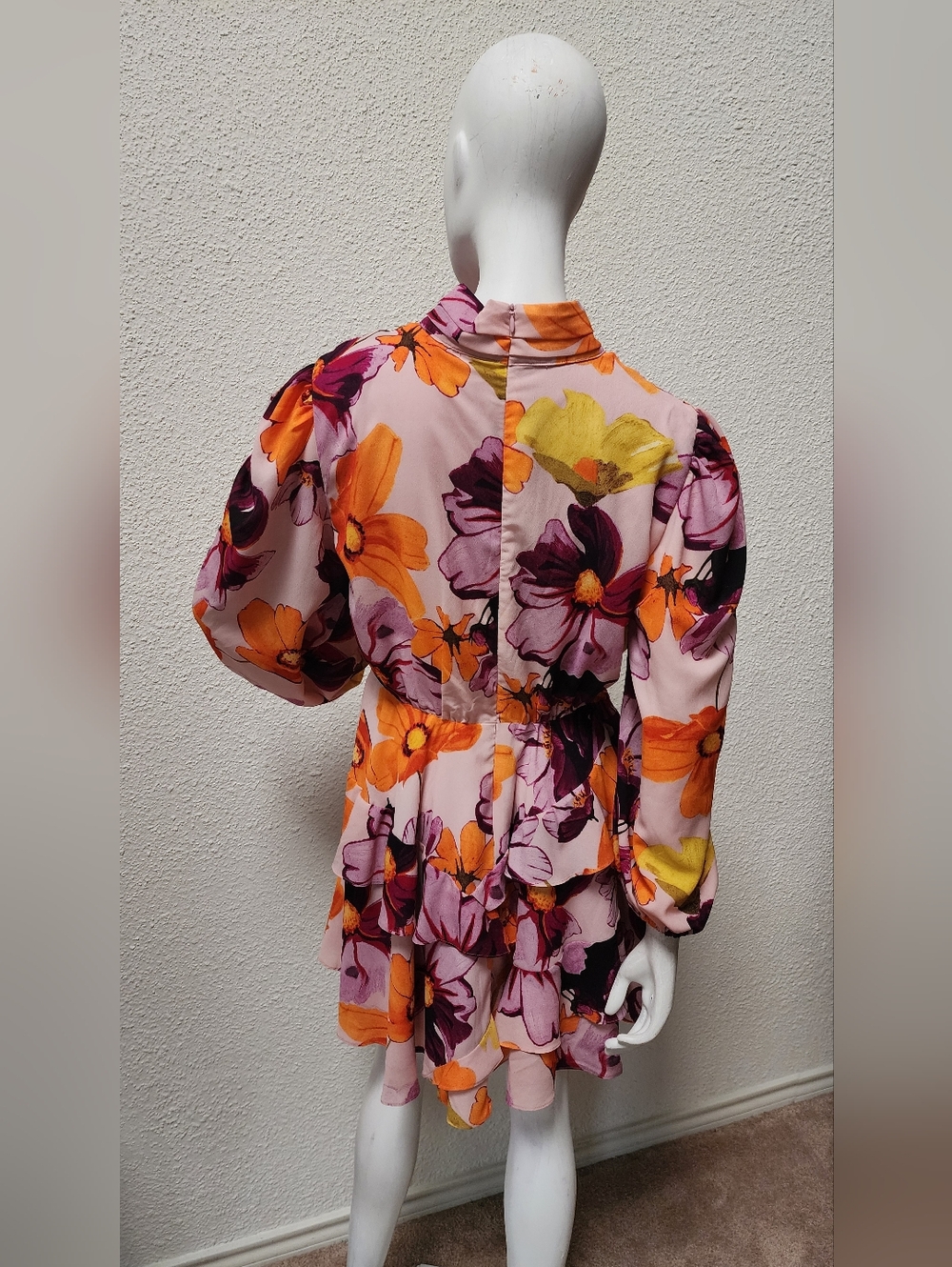 Elliatt Zaida Mini Dress Size L - Picture 5 of 9